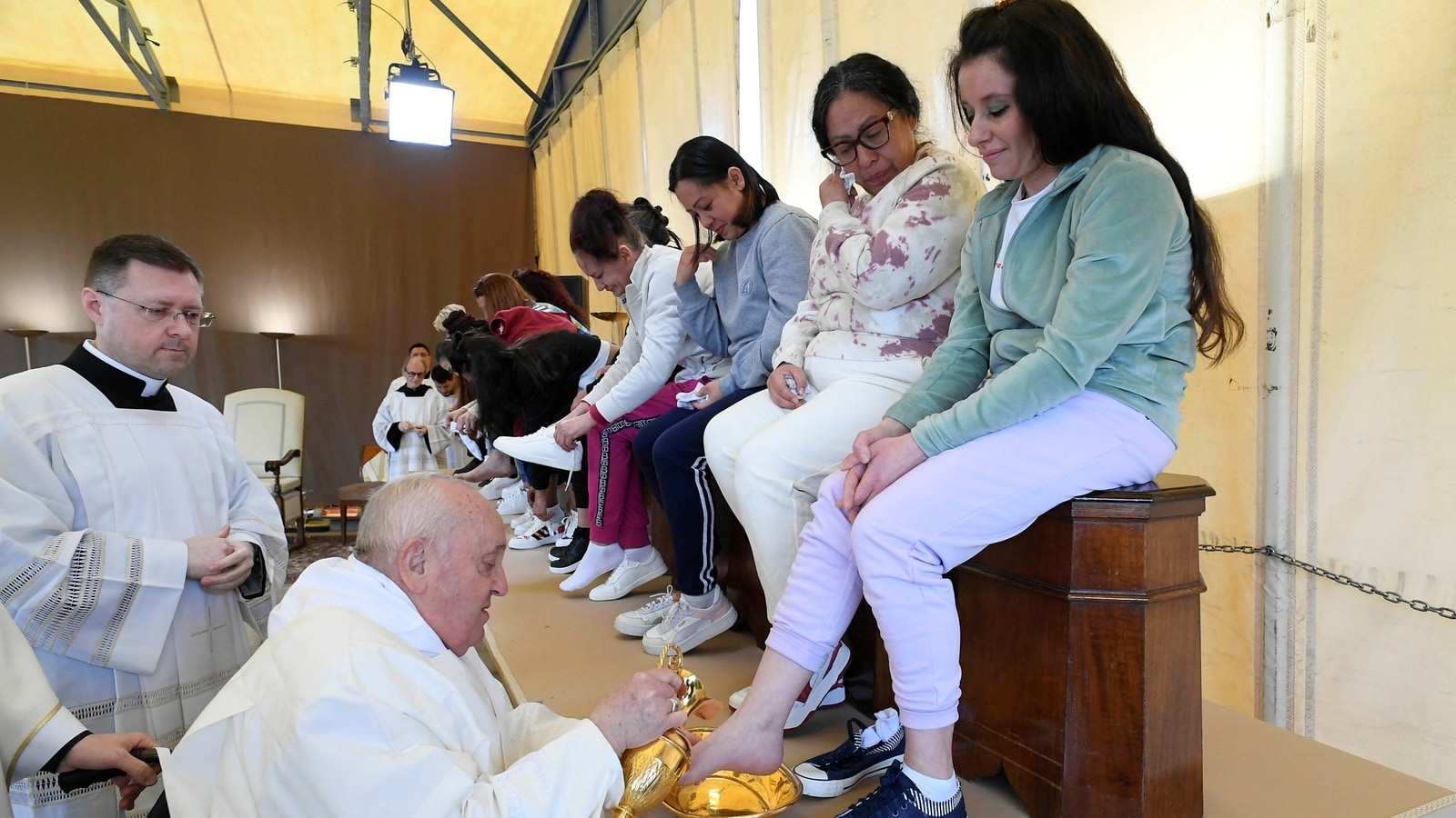 Pope Francis Performs Foot-Washing Ritual with 12 Female Prisoners Before Easter