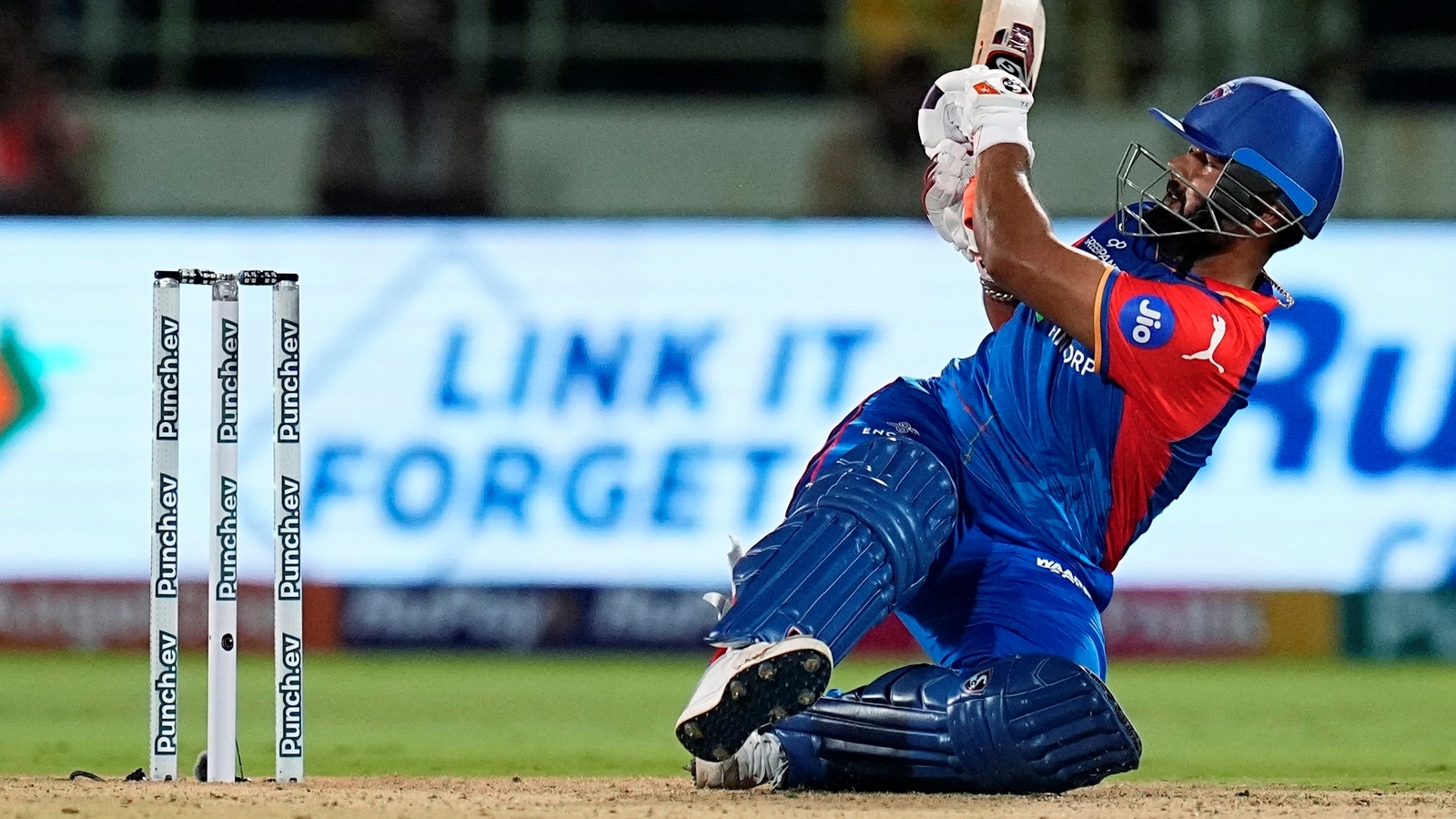 Steve Smith impressed by vintage Rishabh Pant's performance against CSK